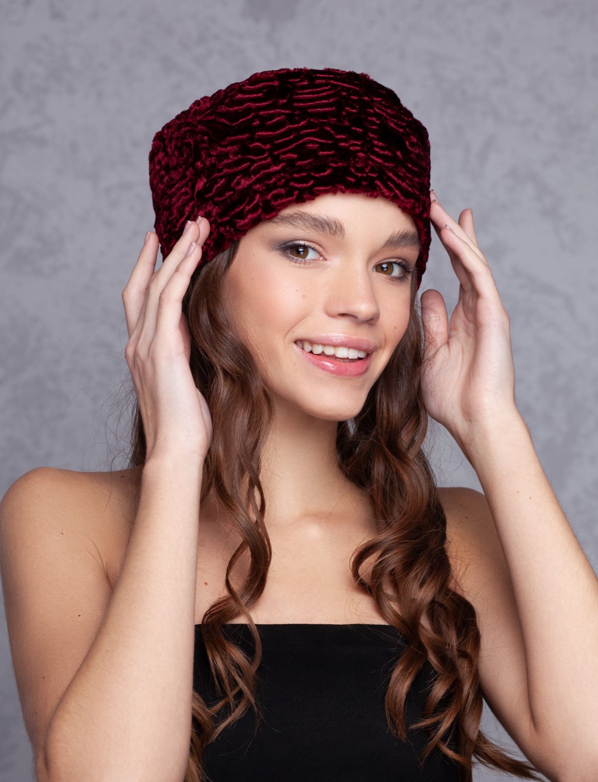 Photo #1 - Hat eco fur Tissavel - astrakhan garnet